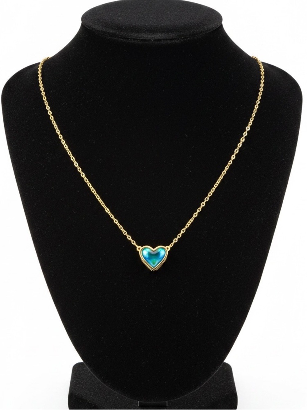 Kendra Scott Framed Ari Heart Gold Short Pendant Necklace in Mood Stone 2427